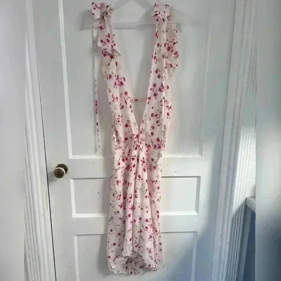 REFORMATION Flutter Sleeve V-Neck Floral
Mini Dress - Picture 1 of 7